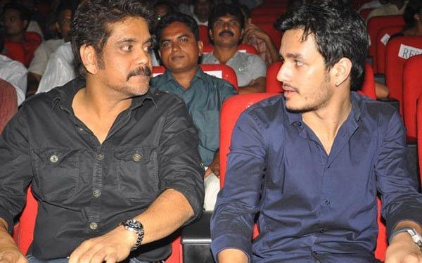 nagarjuna,akhil movie,akkineni akhil,nagarjuna  నాన్న మాట వినలేదని ఫీల్ అయ్యాడట!